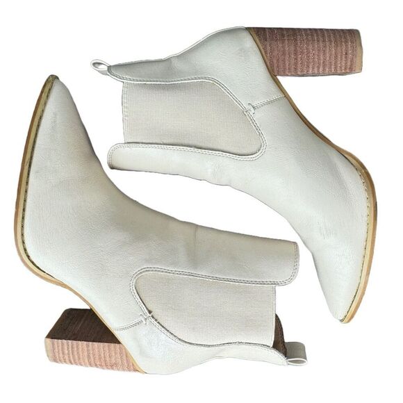 Mi.iM Esmee Chelsea Boot Size 8.5 Off White Stacked Heel Pointed Toe Bootie - Picture 4 of 15